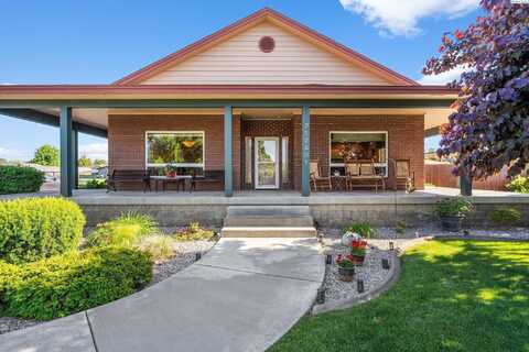 212501 E Finley Rd, Kennewick, WA 99337