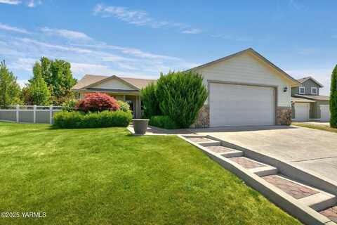709 N 54th St, Yakima, WA 98901
