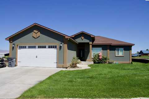 324 Ivone Dr, Sunnyside, WA 98944