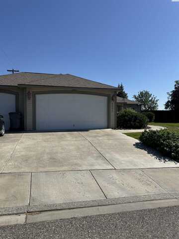 8201 W Bruneau Ave., Kennewick, WA 99336
