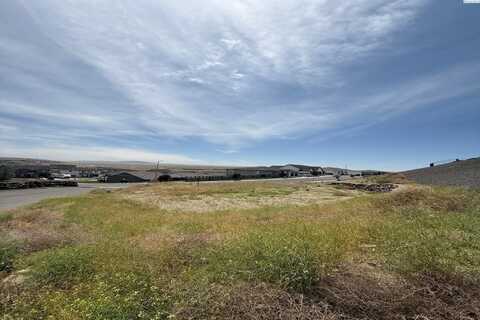 5748 W 28th Ave, Kennewick, WA 99338
