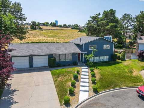 725 Rainbow Lane, Sunnyside, WA 98944