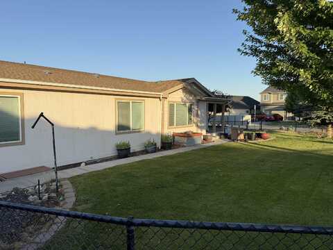 9404 W 5th Pl., Kennewick, WA 99336