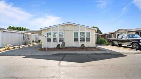 7901 W Clearwater, Kennewick, WA 99336