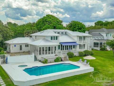 458 Parish Blvd, Mary Esther, FL 32569