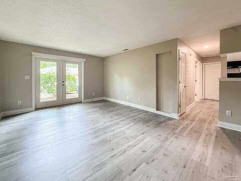 500 N Crow Rd, Pensacola, FL 32506