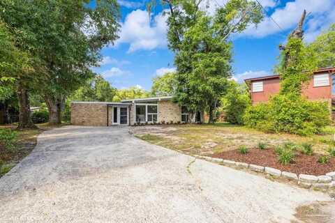 6463 Barnes St, Milton, FL 32570