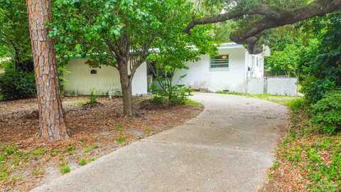 306 Washington Ave, Gulf Breeze, FL 32561