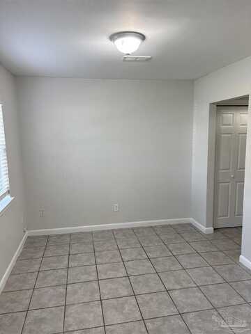8410 Williamsburg Cir, Pensacola, FL 32514