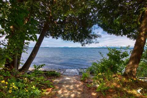 3036 Essex Road, Willsboro, NY 12996