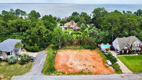 3878 Captains Ct, Gulf Breeze, FL 32563