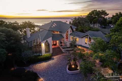 92 Highpoint Dr, Gulf Breeze, FL 32561