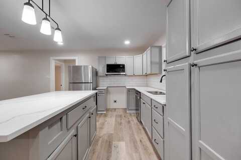 800 N Tennessee, PALESTINE, TX 75801