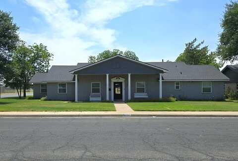 2901 Rebel Dr, Midland, TX 79707