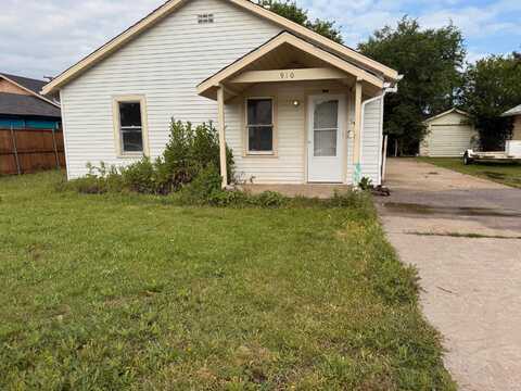 910 S Banks St, Pampa, TX 79065