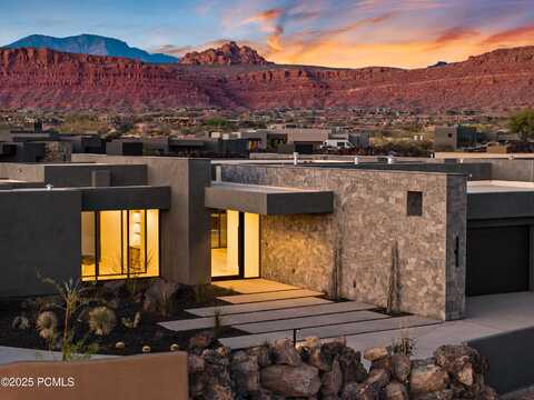 2643 W Mesa Trails Way, Other City - Utah, UT 84770
