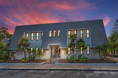 704 LYNDHURST STREET, DUNEDIN, FL 34698