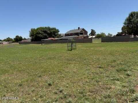 424 E LEHI Road, Mesa, AZ 85203