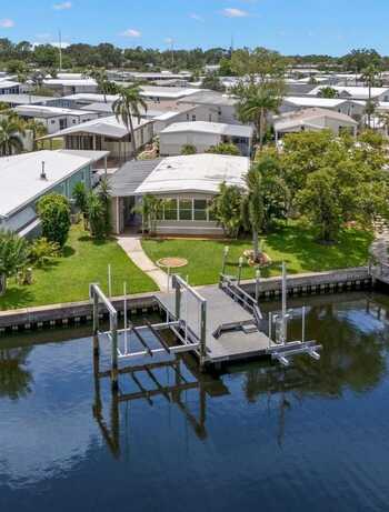 6833 MOUNT ORANGE DRIVE NE, Saint Petersburg, FL 33702