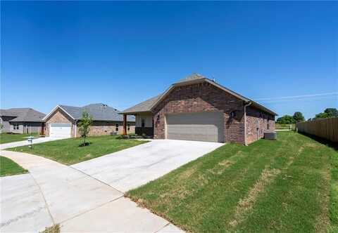 28 W Gilpin ST, Farmington, AR 72730