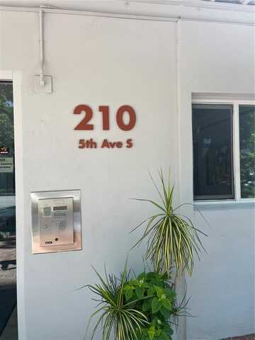 210 5TH AVENUE S, Saint Petersburg, FL 33701
