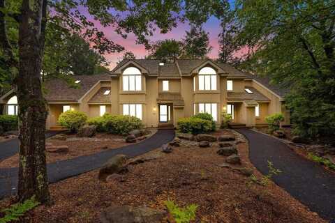 823 Crest Pines Lane, Long Pond, PA 18334