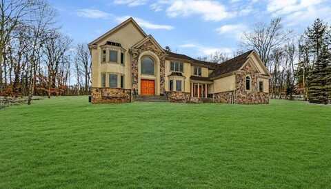 707 Kennedy Court, East Stroudsburg, PA 18301