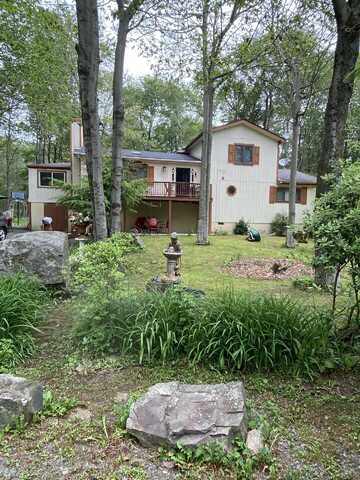 5112 Navajo Place, Tobyhanna, PA 18466