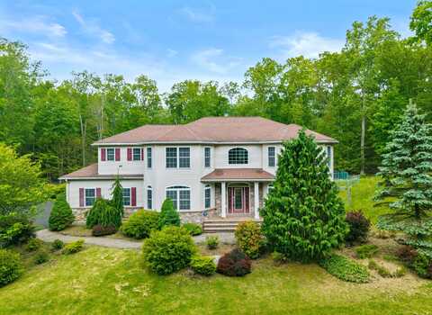 210 Edwin Lane, Stroudsburg, PA 18360