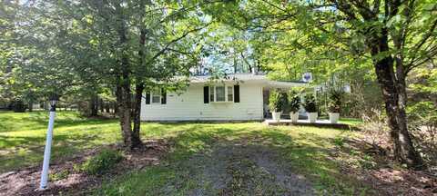 7 Holiday Court, Albrightsville, PA 18210