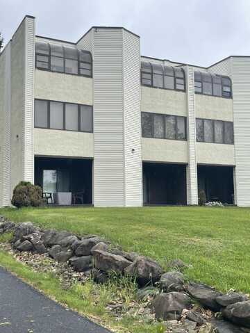 146 Foxfire Drive, Mount Pocono, PA 18344
