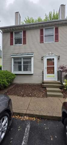 132 Eaglesmere Circle, East Stroudsburg, PA 18301