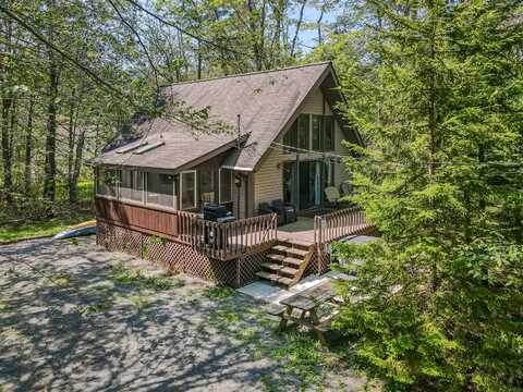 102 King Arthur Road, Pocono Lake, PA 18347