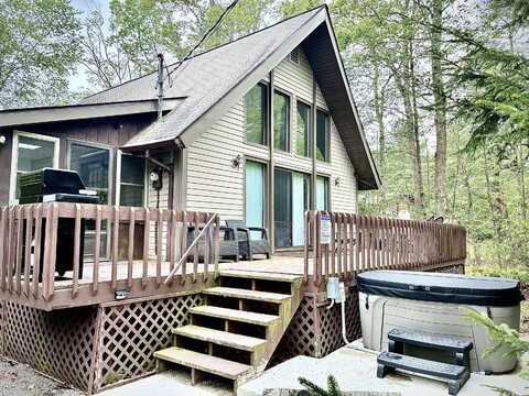 102 King Arthur Road, Pocono Lake, PA 18347