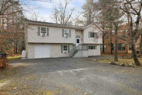 7141 Susquehanna Drive, Tobyhanna, PA 18466