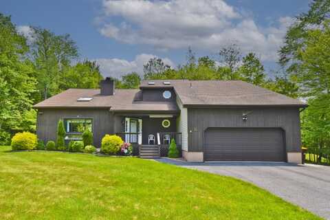 122 McMichaels Court, Stroudsburg, PA 18360