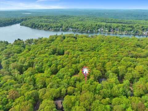207 Wood Street, Lake Harmony, PA 18624
