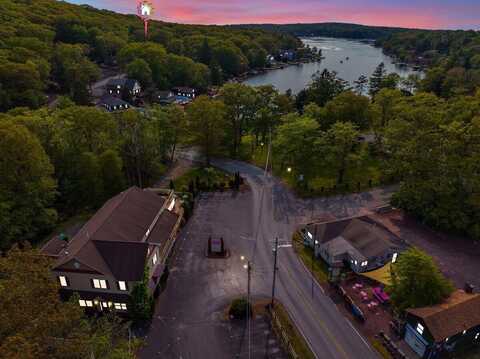 407 Wood Street, Lake Harmony, PA 18624