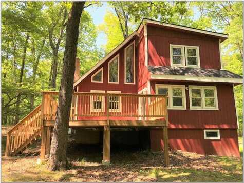 2122 Wood Thrush Court, Bushkill, PA 18324