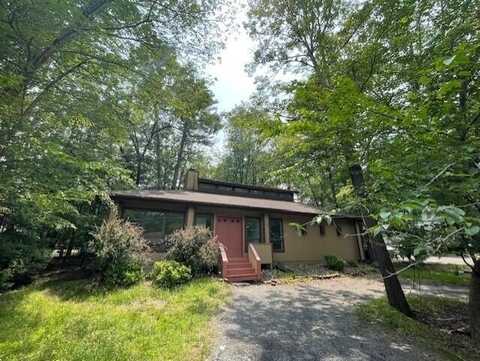 3135 Greenbriar Dr Drive, East Stroudsburg, PA 18301