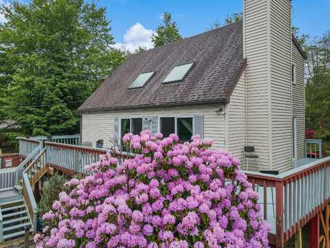 1651 Glade Drive, Long Pond, PA 18334
