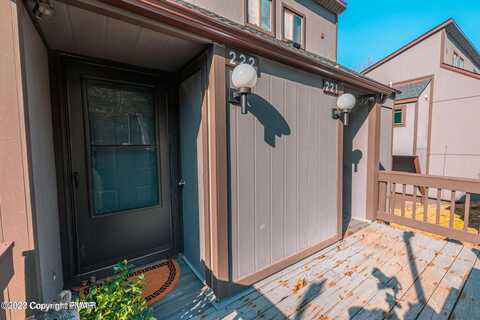 222 Cross Country Lane, Tannersville, PA 18372