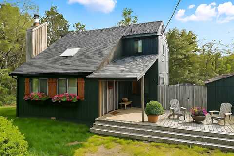 300 Cedar Drive, Long Pond, PA 18334