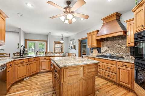 2 Conner LN, Rogers, AR 72756
