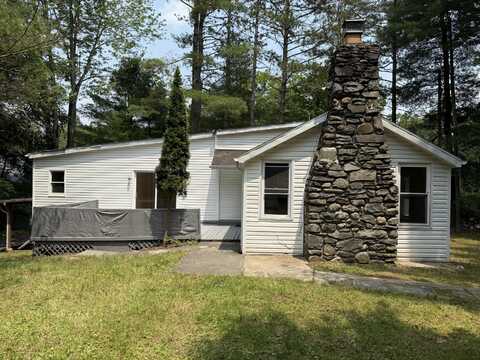 6308 Deer Drive S, East Stroudsburg, PA 18302