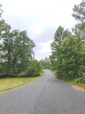 211 Ravens Nest Road, Stroudsburg, PA 18360