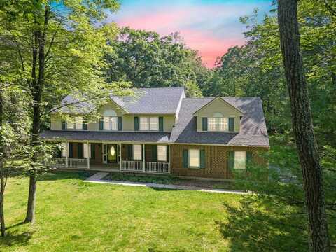 102 Crest Circle, East Stroudsburg, PA 18301