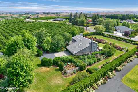 7610 Scenic Dr, Yakima, WA 98908