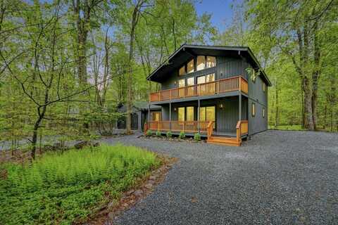 3200 Paul Bunyan Trail, Pocono Pines, PA 18350