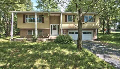754 White Oaks Manor Manor, East Stroudsburg, PA 18301